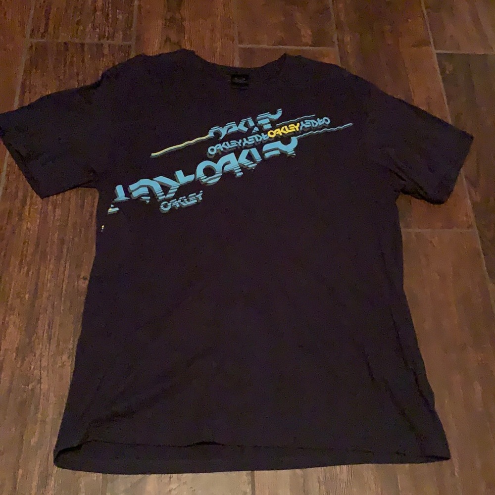Oakley tee